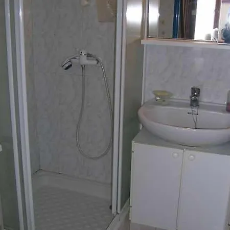 Apartman Pavillon Avec Piscine Et Parking, Proche - Fr-1-781-83 *