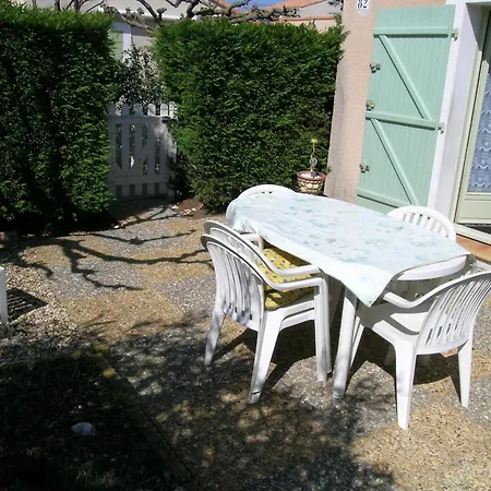 Pavillon Avec Piscine Et Parking, Proche - Fr-1-781-83 *